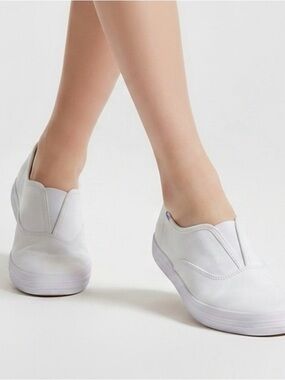 Keds White Canvas Boat Sporty Slip-On Sneakers size 6